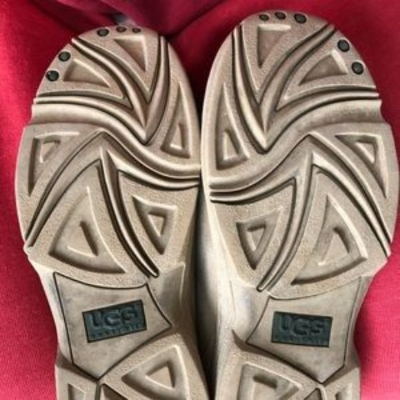 UGG boots-Tan - Picture 7 of 7